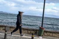 Καιρός: Επέλαση ψύχρας από την Κυριακή, αισθητή βουτιά του υδράργυρου