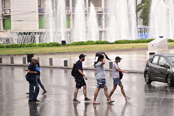 Στη δίνη της κακοκαιρίας σήμερα η Αττική: Επικίνδυνες καταιγίδες σε 7 περιοχές τις επόμενες ώρες