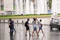Στη δίνη της κακοκαιρίας σήμερα η Αττική: Επικίνδυνες καταιγίδες σε 7 περιοχές τις επόμενες ώρες