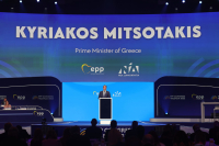 Πώς η «οικογένεια Μητσοτάκη» επικράτησε των οικογενειών Παπανδρέου και Καραμανλή