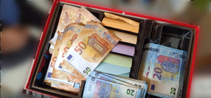 Κατερίνη: Ελεύθερος με περιοριστικούς όρους 16χρονος που κατηγορείται για πλαστά χαρτονομίσματα και κάρτες «κλώνους»
