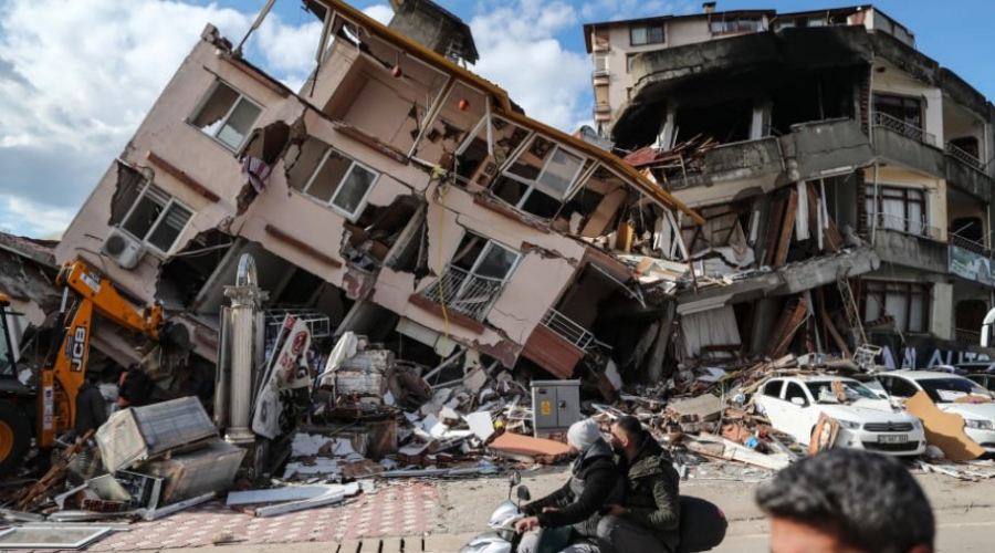 Σεισμός Τουρκία: Ψάχνουν επιζώντες με στρατιωτικό σύστημα ραντάρ που «βλέπει» μέσα από τοίχους