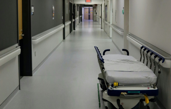 ΠΑΣΟΚ: Το ΕΣΥ τελεί υπό κατάρρευση