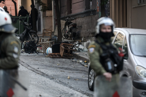 Επιχείρηση εκκένωσης σε υπό κατάληψη κτήριο στη Λιοσίων