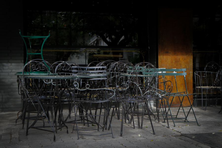 Δήμος Αθηναίων: Καμιά νέα άδεια για τραπεζοκαθίσματα στους νέους πεζόδρομους και πλατείες του Εμπορικού Τριγώνου