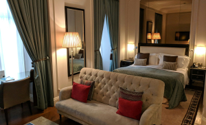 Ισπανία: 20χρονος έμενε σε πολυτελή ξενοδοχεία, πληρώνοντας μόνο ένα λεπτό του ευρώ