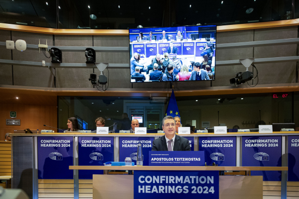 «Πράσινο φως» στον Τζιτζικώστα: Ποιοι τον καταψήφισαν