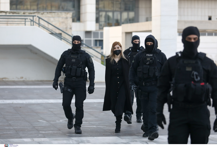 Έφτασε στην ανακρίτρια η Ρούλα Πισπιρίγκου - Απολογείται για Μαλένα και Ίριδα