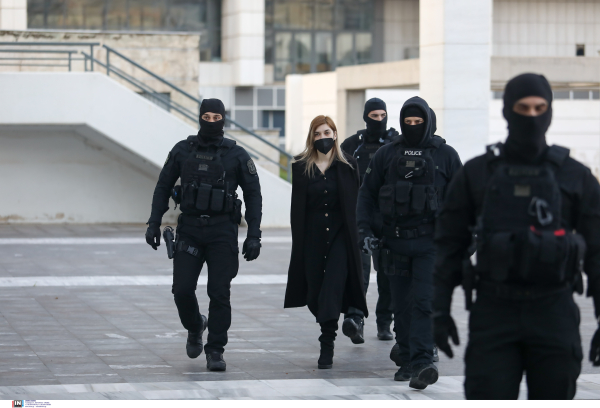 Έφτασε στην ανακρίτρια η Ρούλα Πισπιρίγκου - Απολογείται για Μαλένα και Ίριδα