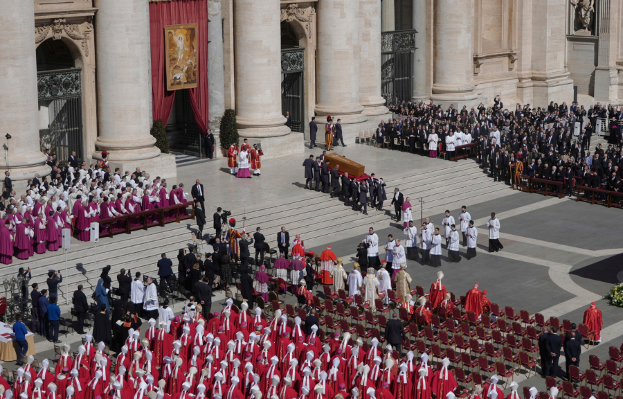 Ύστατο χαίρε στον Φραγκίσκο, τον «πάπα των φτωχών» - Γιατί εψάλη το «Χριστός Ανέστη»