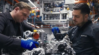 Mercedes-AMG: Συναρμολογήστε τον κινητήρα του αυτοκινήτου σας