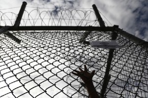 Η καλοκαιρία φέρνει πρόσφυγες και μετανάστες στα παράλια του Β. Αιγαίου
