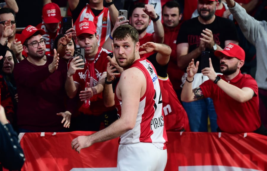 Ολυμπιακός - Παναθηναϊκός: Η πιο... Ολυμπιακή στιγμή του ντέρμπι δεν ήταν εντός παρκέ