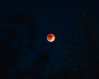 Απόψε το «ματωμένο» φεγγάρι του Μαρτίου: Γιατί δεν θα δούμε την έκλειψη Σελήνης στην Ελλάδα, δείτε εδώ LIVE