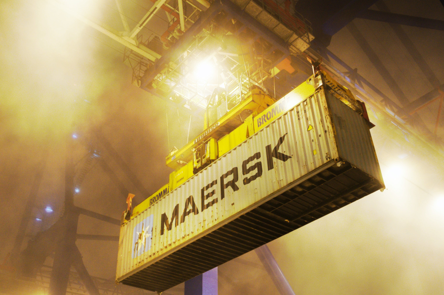 Επιπλέον χρεώσεις ανά κοντέινερ ανακοίνωσε η Maersk παρακάμπτοντας την Ερυθρά Θάλασσα