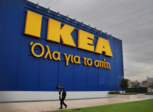 H ΙΚΕΑ προειδοποιεί: Οι δασμοί του Τραμπ θα αυξήσουν τις τιμές
