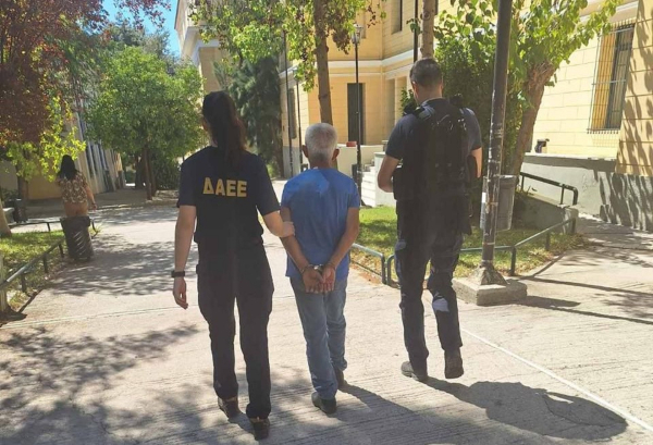 Παιανία: Προφυλακιστέος ο 62χρονος που κατηγορείται για εμπρησμό - Τι είπε στην ανακρίτρια