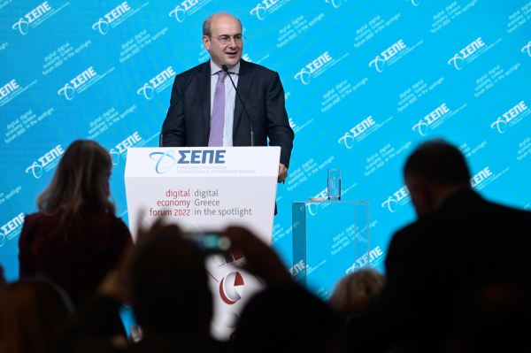 Χατζηδάκης: «Περισσότερα από ποτέ τα κονδύλια για κατάρτιση» - 700.000 εργαζόμενοι και άνεργοι στο νέο ΕΣΠΑ