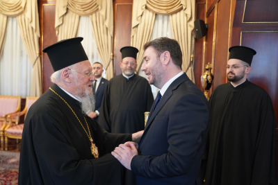 Σε εγκάρδιο κλίμα η συνάντηση Ανδρουλάκη με τον Οικουμενικό Πατριάρχη Βαρθολομαίο στο Φανάρι
