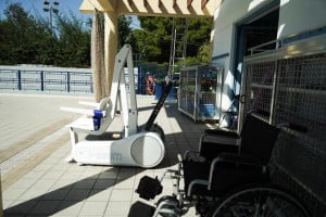Δήμος Αθηναίων: Αναβατόρια για άτομα με κινητικά προβλήματα στα κολυμβητήρια Γουδή και Κολοκυνθούς