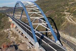 Κλείνει τμήμα της ΕΟ Καλαμάτας - Κορίνθου για να παραδοθεί η τοξωτή γέφυρα