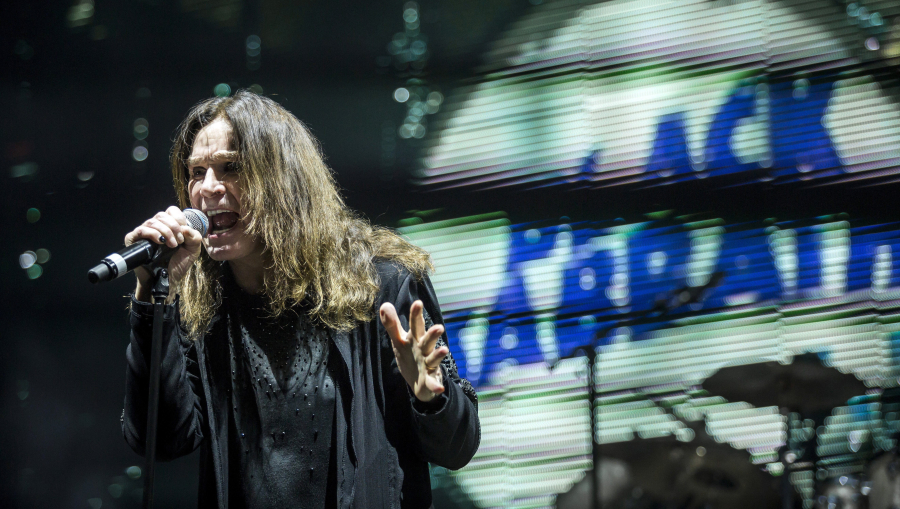 O Ozzy Osbourne αποκαλύπτει ότι δεν μπορεί πια να περπατήσει - Ανησυχία για την τελευταία συναυλία των Black Sabbath