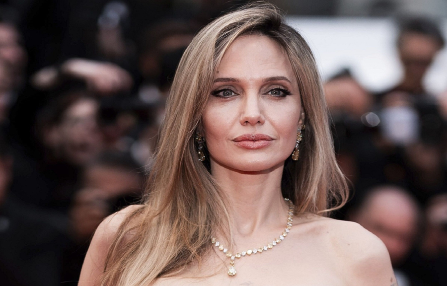 Αντζελίνα Τζολί: Το προϊόν που χρησιμοποιεί για λαμπερό δέρμα - Κάνει μόνο 10 ευρώ