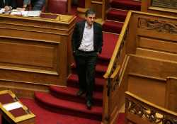 Αντιπαράθεση Τσακαλώτου - Δένδια στη Βουλή