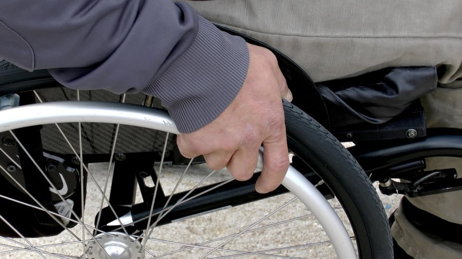 prosvasimotita.minscfa.gov.gr: Άνοιξε η πλατφόρμα για την επιχορήγηση ΑμεΑ με έως 14.500€ για ράμπα και αναβατόριο