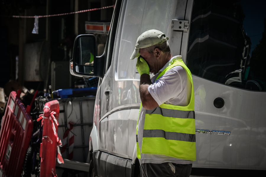 Θερμική καταπόνηση: Ο αόρατος κίνδυνος στους χώρους εργασίας