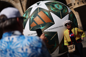 Bloomberg: Άνοιγμα της UEFA σε Netflix και Amazon για τους αγώνες του Champions League