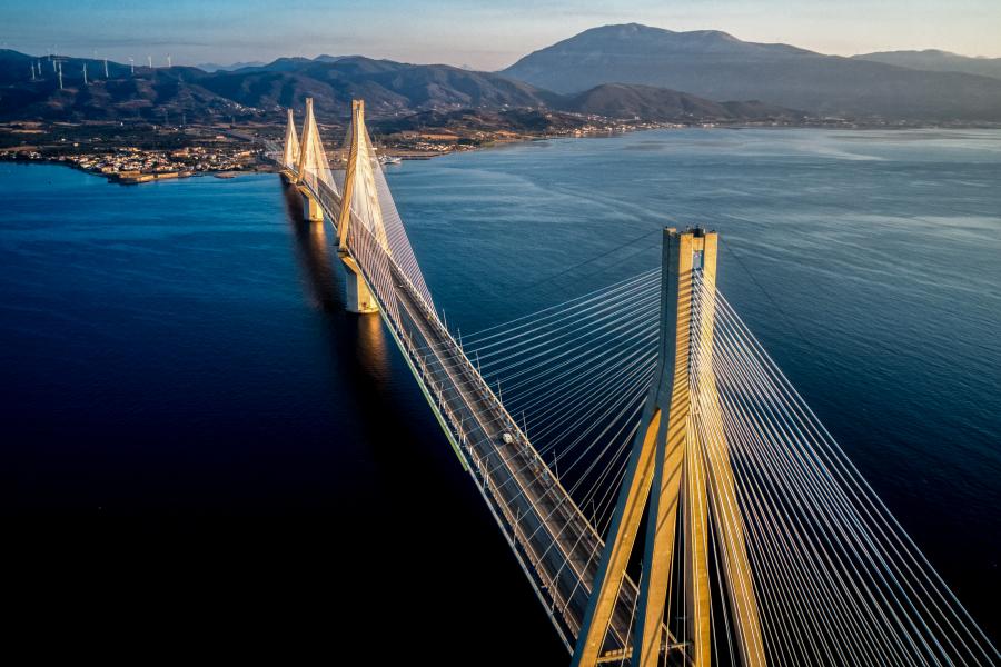 Γέφυρα Ρίου-Αντιρίου: Αυξήσεις στα τέλη διέλευσης των οχημάτων - Πως διαμορφώνονται οι νέες τιμές
