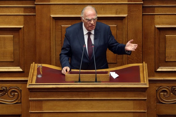 Αιχμές Λεβέντης για Κατσιαντώνη: «Έφυγε για το Σκοπιανό»