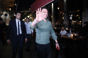 Συνεργάτες του προέδρου θολώνουν τη γραμμή του ΣΥΡΙΖΑ στο Παλαιστινιακό!