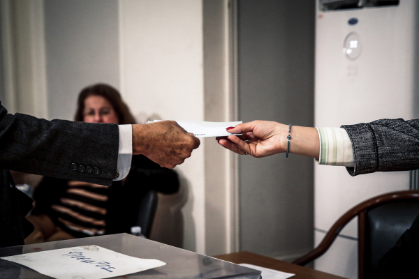 Εκλογές ΔΣΑ - Αποτελέσματα: Σαρωτικό προβάδισμα Κουτσόλαμπρου έναντι Αναστασόπουλου (64,06%-35,94%)