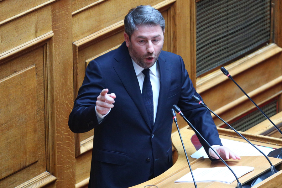 Τo ΠΑΣΟΚ ετοιμάζεται για πρόωρες εκλογές