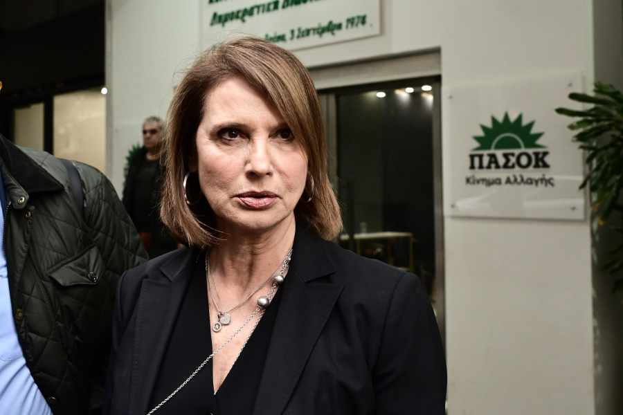 ΠΑΣΟΚ: Διαγραφή ενός έτους για την Μπατζελή αποφάσισε το Πειθαρχικό - Σφοδρή αντίδραση Δούκα