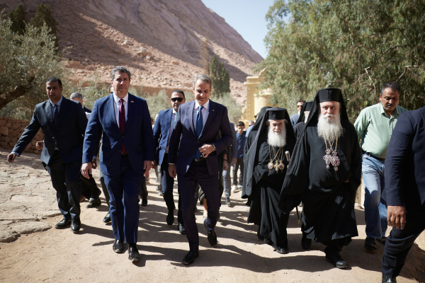 Στην τελετή ενθρόνισης του νέου Αρχιεπισκόπου Σινά ο Κυριάκος Μητσοτάκης (Εικόνες)
