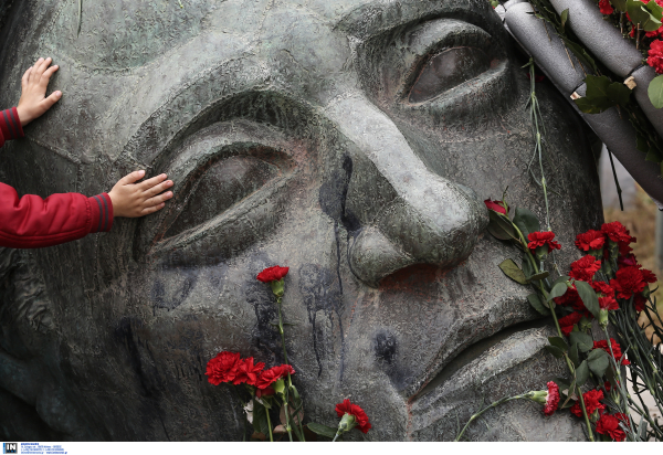 17η Νοεμβρίου: Αναδρομή στα γεγονότα του Πολυτεχνείου μέσα από 12 βιβλία