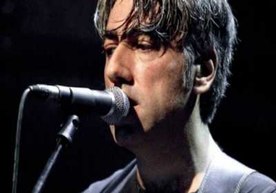 Έφυγε από τη ζωή ο Θάνος Ανεστόπουλος, τραγουδιστής του συγκροτήματος «Διάφανα Κρίνα»