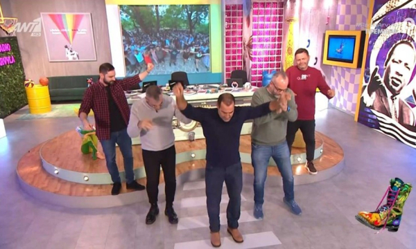 «Ράδιο Αρβύλα»: Με βίντεο «γροθιά» στην επικαιρότητα, τραγούδια και χορούς η επιστροφή