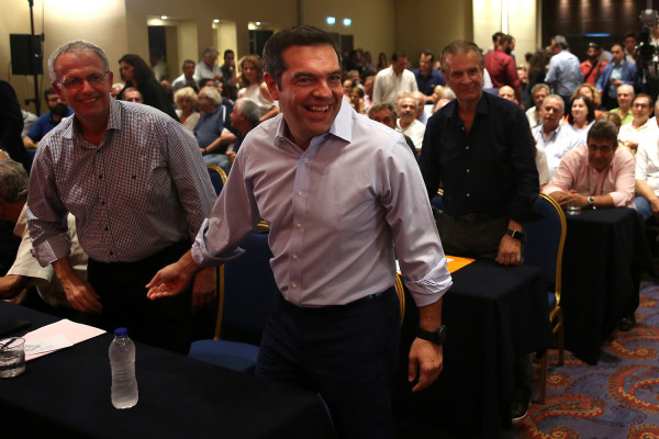 Ο Τσίπρας ανακοίνωσε την κατάργηση του υποκατώτατου μισθού