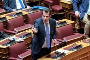 Ο Πλεύρης σε γραμμή Λατινοπούλου