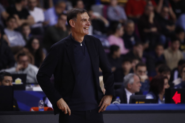 Ο Μπαρτζώκας άκουσε το σύνθημα και δεν σταμάτησε να χαμογελά (video)