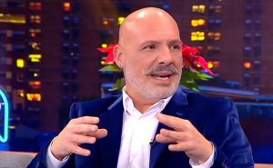 Ο Νίκος Μουτσινάς επιστρέφει στην τηλεόραση σε νέο τηλεπαιχνίδι (Βίντεο)
