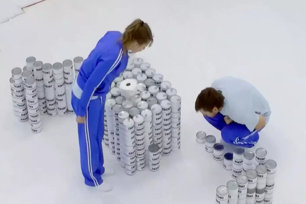 Το πείραμα του MrBeast: Ο YouTuber έκλεισε δύο αγνώστους σε δωμάτιο για 100 ημέρες, με έπαθλο 500.000$