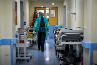 Κορονοϊός: Επιστήμονες του ΕΚΠΑ δίνουν απαντήσεις για την επαναμόλυνση με Όμικρον