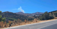 Φωτιά τώρα στις Λεύκες της Πάρου - Επιχειρούν 6 εναέρια μέσα