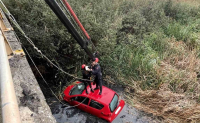 Θεσσαλονίκη: Αυτοκίνητο έπεσε σε κανάλι στη Θέρμη, απεγκλωβίστηκαν δύο γυναίκες
