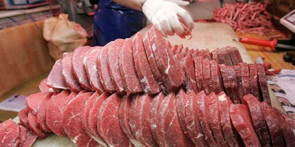 Κατασχέθηκαν εκατοντάδες κιλά ακατάλληλα κρέατα στον Πειραιά